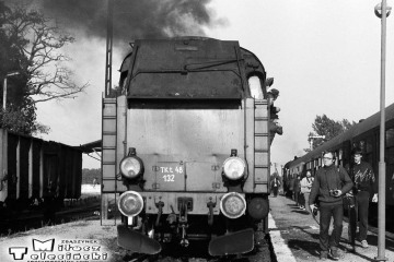 Krzyżowanie na stacji Wierzbno 03.10.1987. Tkt48-28 od pociągu specjalnego Zbąszynek - Międzyrzecz - Wierzbno - Międzychód - Wierzbno - Skwierzyna - Wierzbno - Międzyrzecz - Zbąszynek.