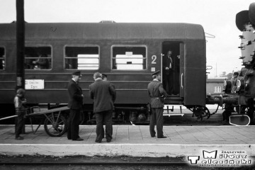 Pociąg specjalny Gniezno - Żnin na stacji Damasławek w dniu 09.09.1988.