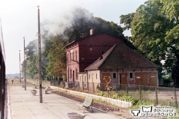Mijamy stację Zdziechowa w dniu 09.09.1988.