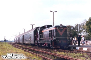 Pociąg Leszno - Ostrów Wlkp. w Krobi, dnia 10.09.1988.