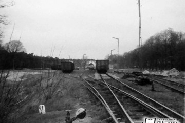 Rudnica . Manewry pociągu zbiorowego w kwietniu 1991.