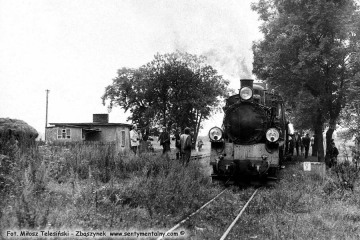 Pociąg specjalny zmierzający do Dusznik, na do stacji Śliwno w dniu 13.09.1986.