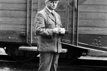 Opalenica, w dniu obchodów 100 rocznicy kolejki (przypadającej an 23.10.1986) w dniu 13.09.1986. kierownik pociągu specjalnego.