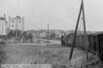 Pociąg specjalny z okazji 100 rocznicy kolejki (przypadającej 23.10.1886) zbliża się do stacji Duszniki Wlkp. w dniu 13.09.1986.