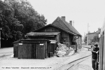 Duszniki Wlkp. w dniu 13.09.1986. Podczas obrotu parowozu pociągu specjalnego z okazji 100 rocznicy kolejki (przypadającej 23.10.1886).