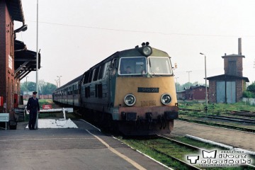 Gryfice 07.06.1991. Wieczorny pociąg do Kołobrzegu.