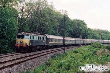 EU07-425 na odcinku WARSZAWA GDAŃSKA - JELONKI w dniu 06.06.1991.