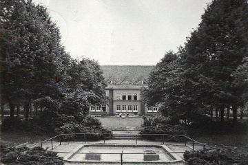 Szkoła w Zbąszynku na Placu Wolności w 1967 roku.