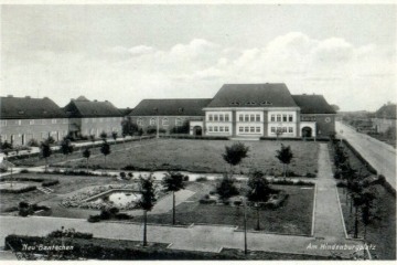 Szkoła w Zbąszynku (Neubentschen) na dzisiejszym Placu Wolności około 1930 roku.