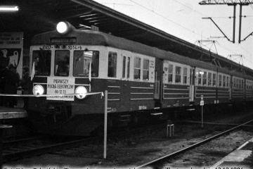 Widok z pociągu inspekcyjnego, jako pierwszego po otwarciu elektryfikacji do Czerwieńska w dniu 13.12.1986. 