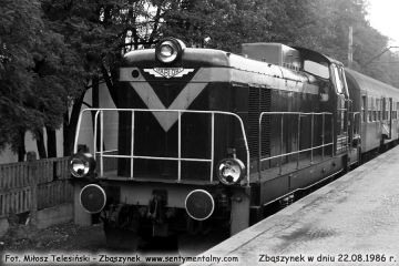 SP42-247 z pociągiem do Leszna 22.08.1986.