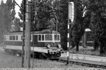 ST43-383 koło peronów w dniu 31.08.1986.