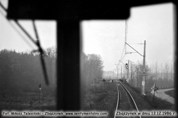 Pociąg inspekcyjny do Czerwieńska opuszcza Zbąszynek w dniu 13.12.1986.