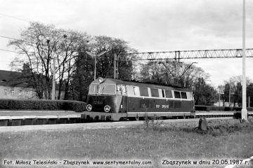 SP45-143 z Leszna w dniu 20.05.1987.