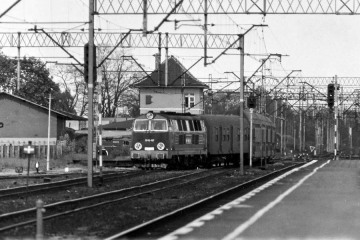 SP45-187 z osobowym relacji Poznań - Gubin w dniu 23.05.1987.