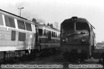 Przed lokomotywownią w Zbąszynku w dniu 03.10.1987