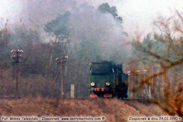 Tkt48 oddala się w stronę Międzyrzecza w dniu 24.02.1990.24.02.1990.