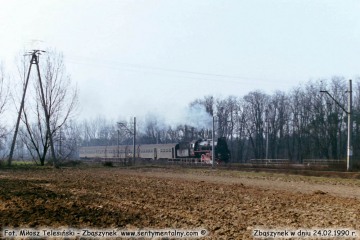 Osobowy do Leszna wyjeżdża ze Zbąszynka w dniu 24.02.1990.