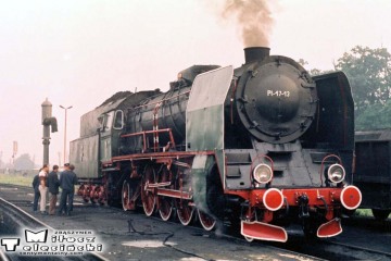 Pt47-13 w Stalowa Wola - Rozwadów do pociągu specjalnego z okazji pożegnania parowozów w Lubelskiej D.O.K.P.. Prowadziła planowy pociąg do Lublina w dniu 30.06.1988.