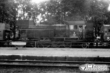 Braniewo 27.06.1987. Parowozy od pociągu specjalnego wracają na skład po wodowaniu. Na początku parowóz Tkt48-122, jako drugi 149.
