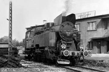 Tkt48-137 przy lokomotywowni Kępno w dniu 17.05.1987.
