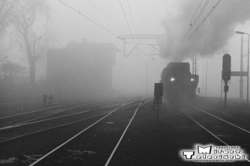 Ty2-339 do pociągu specjalnego Ostrzeszów - Namysłaki w Ostrzeszowie 15.11.1986.