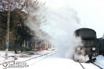 Tkt48-129 na stacji Rychtal z pociągiem do Namysłowa w dniu 12.02.1991.