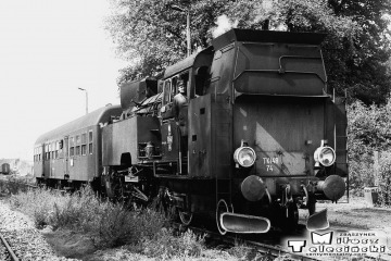 Tkt48-74 na stacji Templewo z pociągiem Sulęcin - Międzyrzecz w dniu 08.09.1986. Maszynistą był Pan Adamczak z Międzyrzecza - nie żyje.