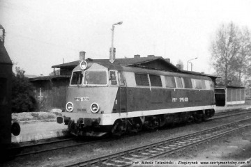 Gorzów Wlkp. 30.04.1991 SP45-039 dojeżdża po składu w kierunku Poznania.