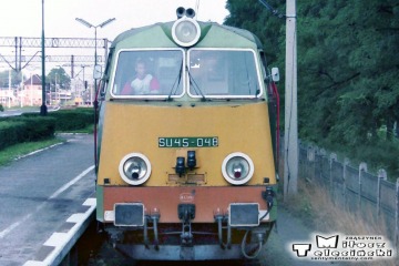 Zbąszynek 23.08.1994. SU45-048 dojeżdża do popołudniowego pociągu do Leszna.