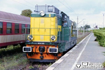 Czerwieńsk 27.12.1998. Pociąg pośpieszny "Malta" z Poznania do Guben.