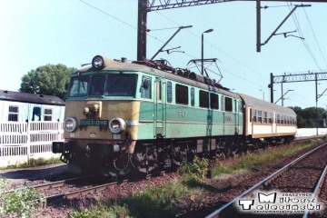 Stargard Szczeciński w dniu 16.08.1997. "Lopek "relacji Przemyśl - Szczecin. Maszynistą EU07-046 był Pan Kruś, ja byłem kierownikiem pociągu.