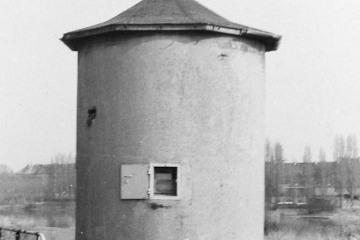 Gorzów Wlkp. w maju 1991. Wieżyczka strzelnicza od strony dworca towarowego.