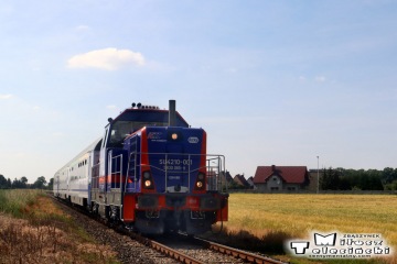 IC "Dionizos" 87100 z Gorzowa do Zbąszynka, zbliża się do przejazdu w Dąbrówce Wlkp. 05.06.2022.