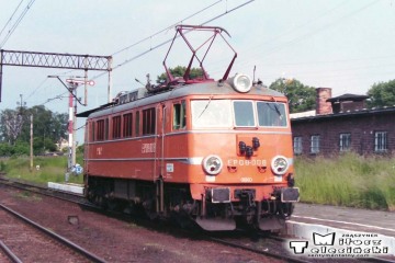 Rzepin 11.06.1994. EP08-008 do pociągu EC "Brerolina" z Berlina do Warszawy. Berlina.