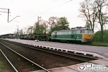 Rzepin 17.05.1994. ET22-1014 z towarowym w stronę Poznania.
