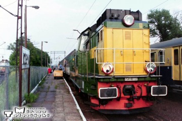 Rzepin 11.06.1994. SP32-091 wjeżdża z osobowym z Międzyrzecza.