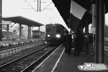 Sulechów w dniu 13.12.1986, dzień uruchomienia trakcji elektrycznej ze Zbąszynka do Czerwieńska.