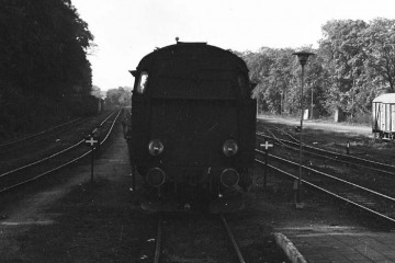 Międzychód 03.10.1987. Tkt48-28 objeżdża pociąg specjalny ze Zbąszynka dalej do Skwierzyny i z powrotem.