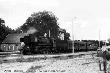 Pociąg osobowy do Gorzowa z Rudnicy w dniu 04.09.1986. Pociągi czasowo dojeżdżały tylko do Rudnicy a odcinek Rudnica - Chyrzyno był w remoncie. Parowóz to Ty2-1332.