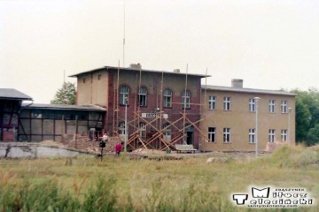 Krzeszyce w dniu 10.07.1989. Pociągi jeździły już po remoncie na całej linii (przedtem na czas remontu tylko na odcinku Zieleniec - Rudnica).