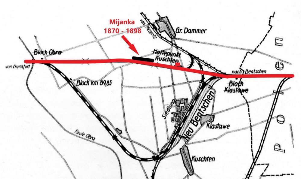 Sytuacja lini Zbąszyń - Szczaniec w latach 1870 do 1898 roku. Tor pojedynczy, widoczna mijanka, niezbędna dla większej częstotliwości ruchu. W tym przedziale czasu, budynek drożniczy - nastawnia, był jeszcze przed przebudową.