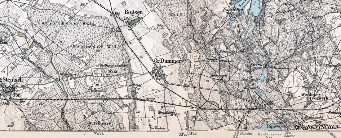  Rok 1893. Główny szlak zaznaczony jeszcze jako jednotorowy. W połowie długości, po północnej stronie zaznaczona mijanka jako "weische", położona w połowie docinka Zbąszyń - Szczaniec.
